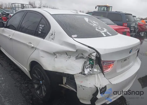 2011 BMW 328I xDrive z USA, uszkodzony, nr VIN WBAPK7G58BNN70902